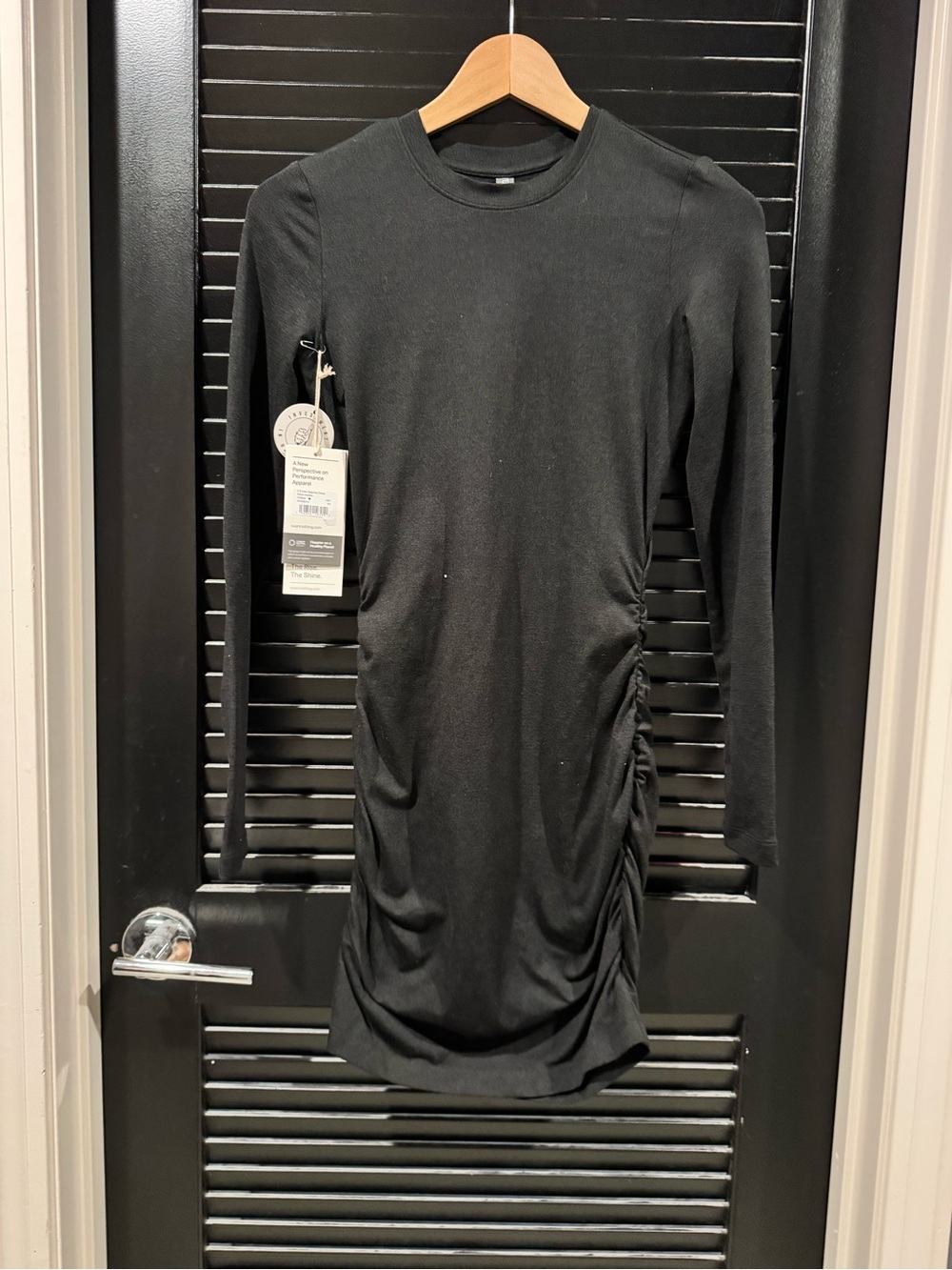 NWT XS Vuori Halo Black Long Sleeve Ruched Side Dress
